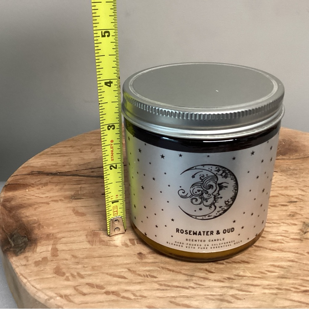 🟤 New & Hand Poured - Rosewater & Oud Scented Candle in Glass Jar and Lid - Picture 10 of 13
